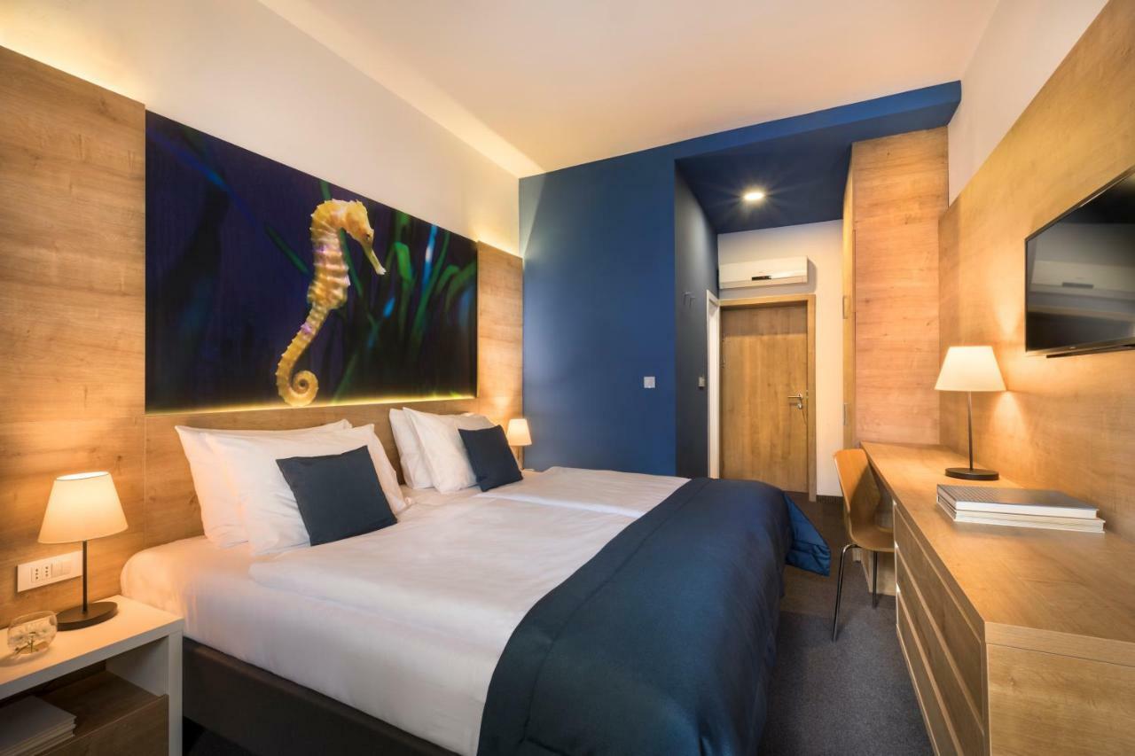 Double Room with Park View and Balcony